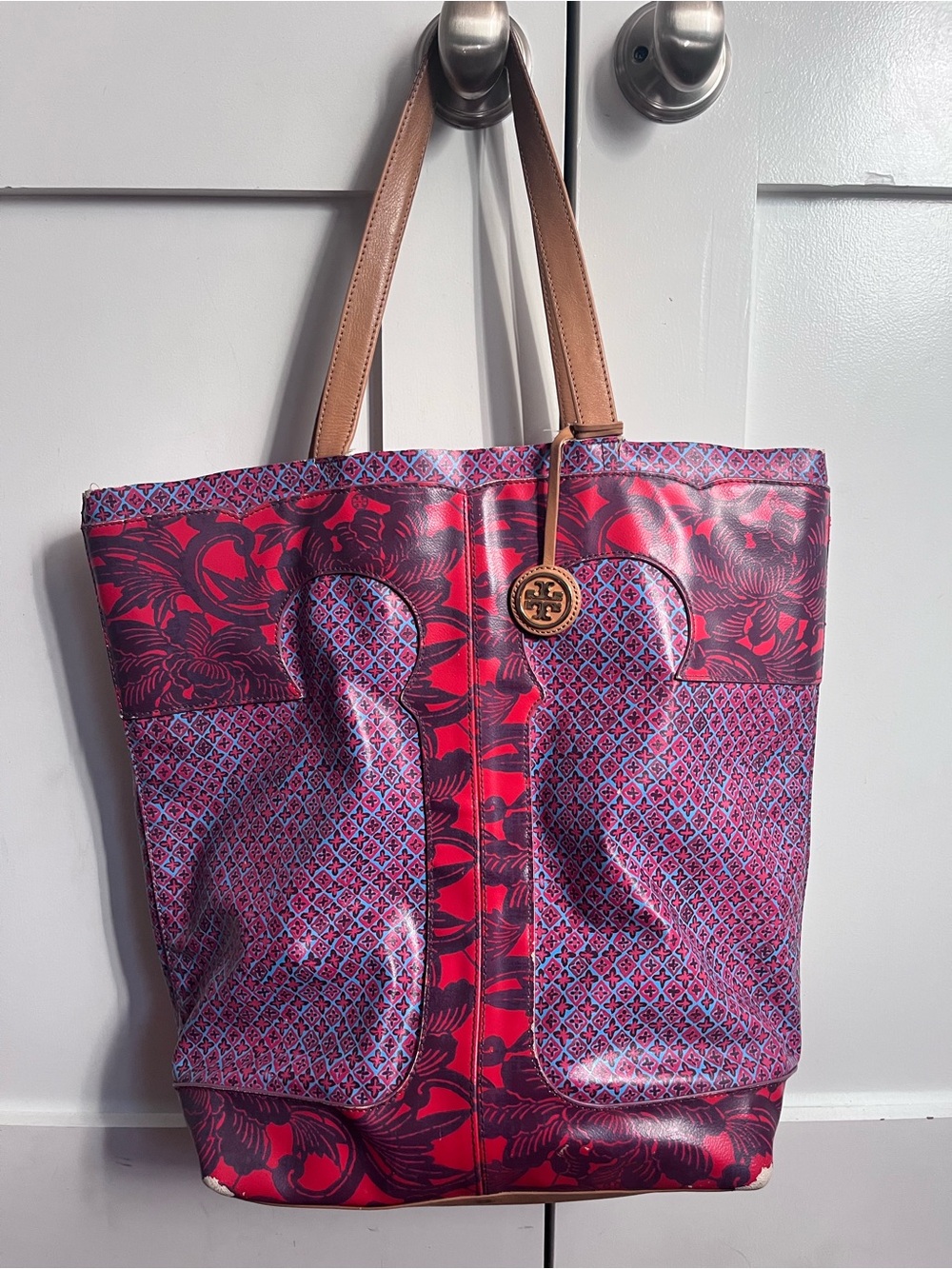 Tory Burch Thalie tote bag with red and blue signature pattern